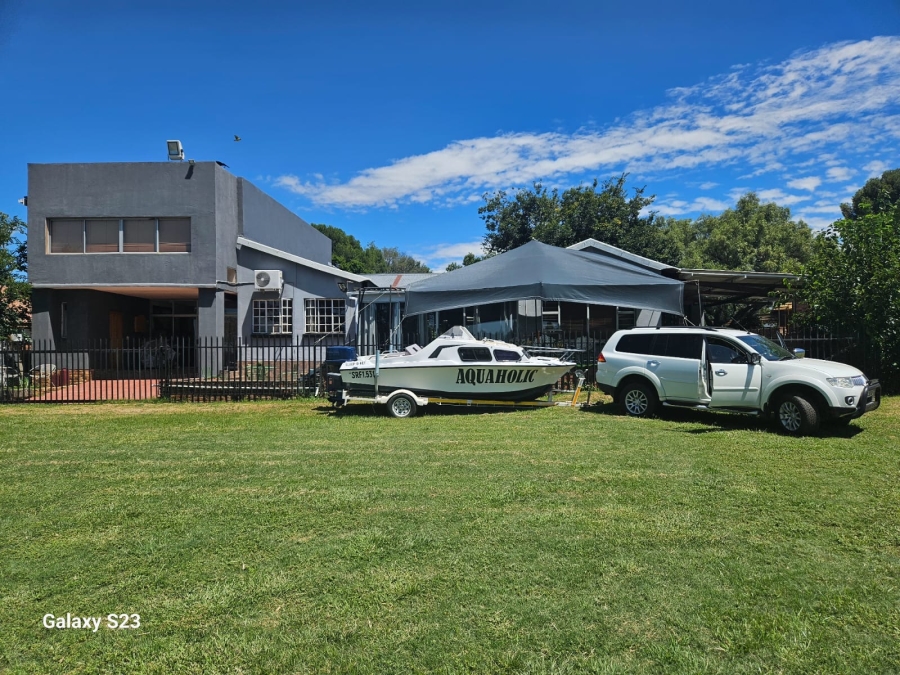 5 Bedroom Property for Sale in Deneysville Free State